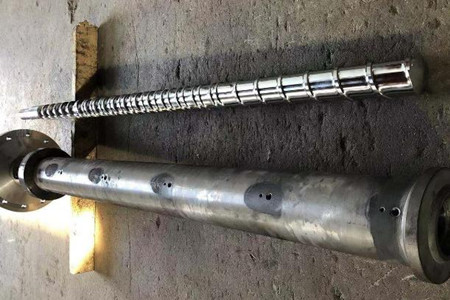 注塑機(jī)機(jī)筒螺桿使用時(shí)需要注意哪些事項(xiàng)？